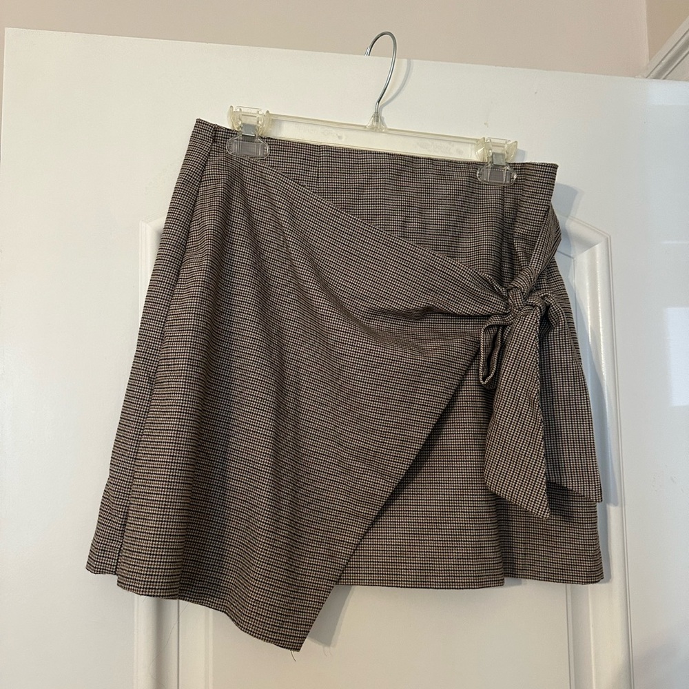 Elegant Brown Plaid Skirt